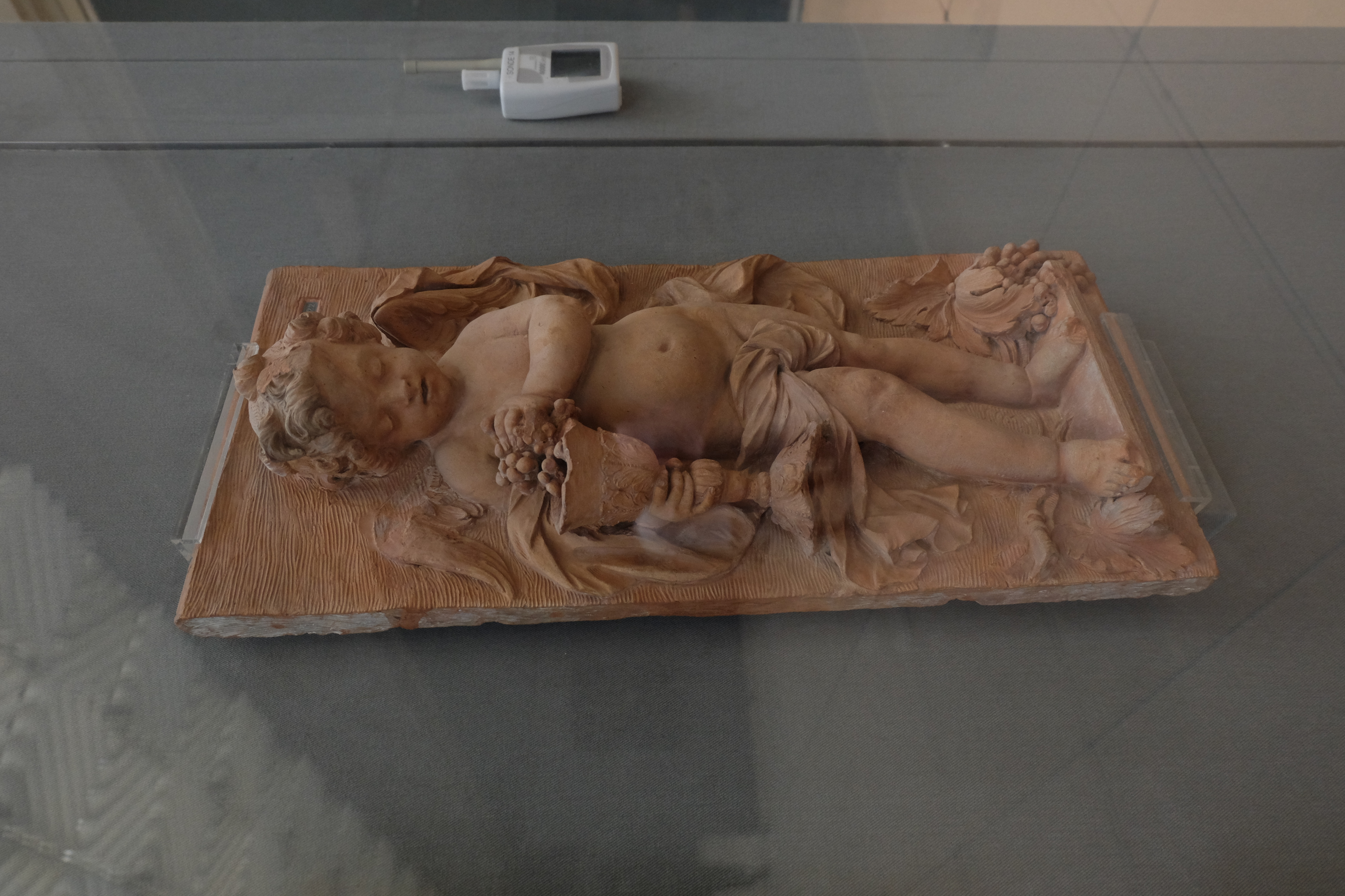 Angel with a calice preview image 2