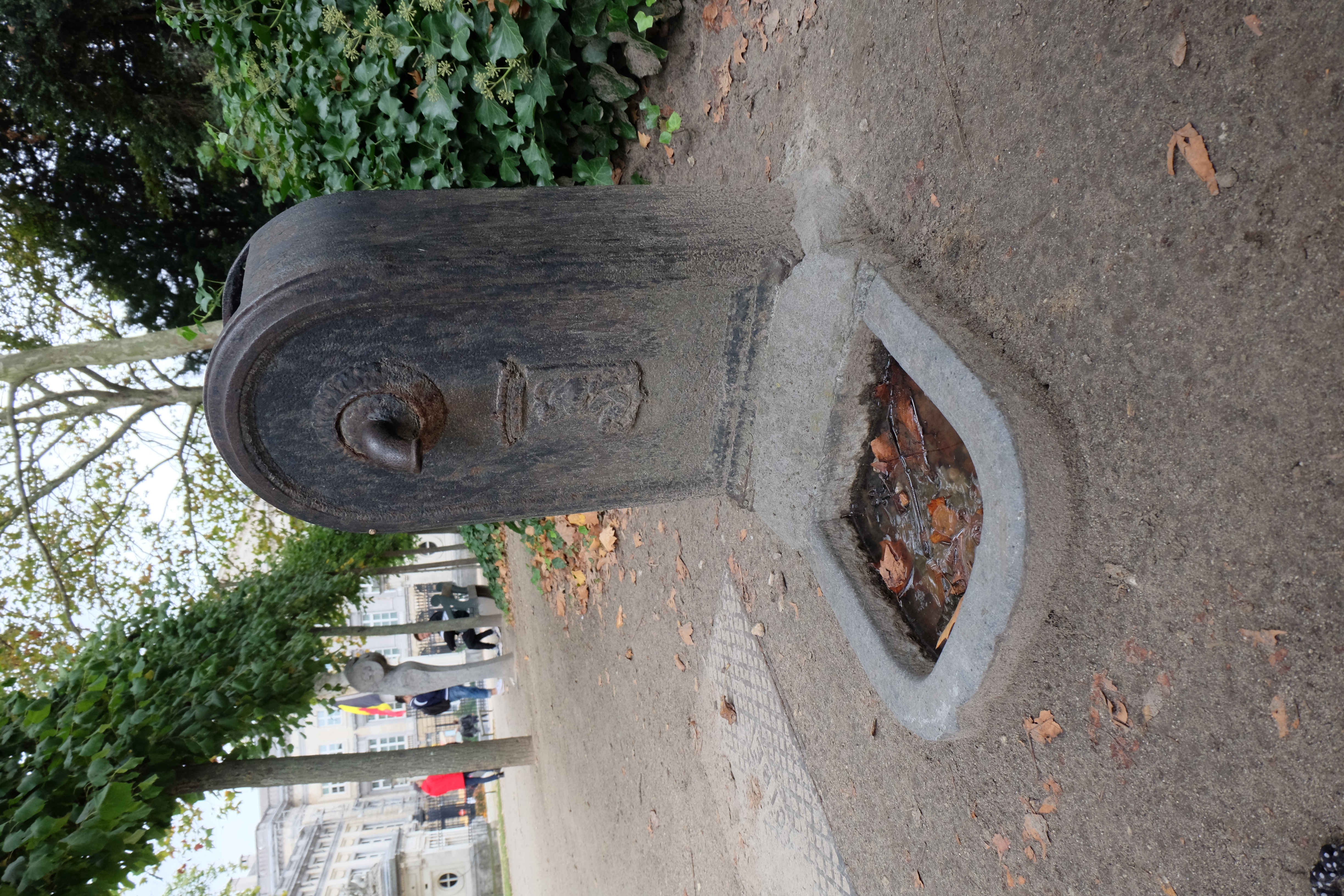 Water fountain preview image 2